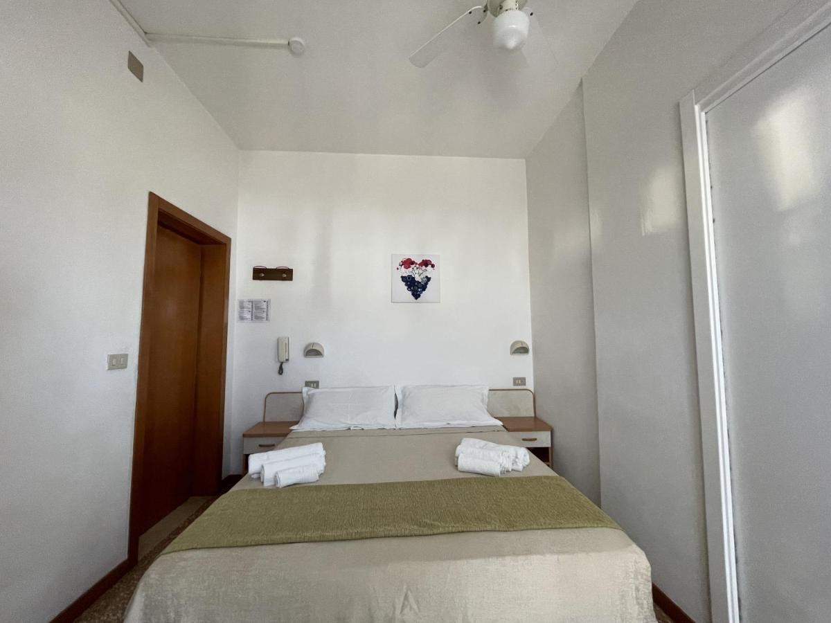 Hotel Alex Rimini Exteriér fotografie